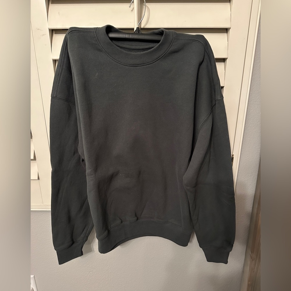 Hollister Men's Dark Gray Crewneck Sweater
